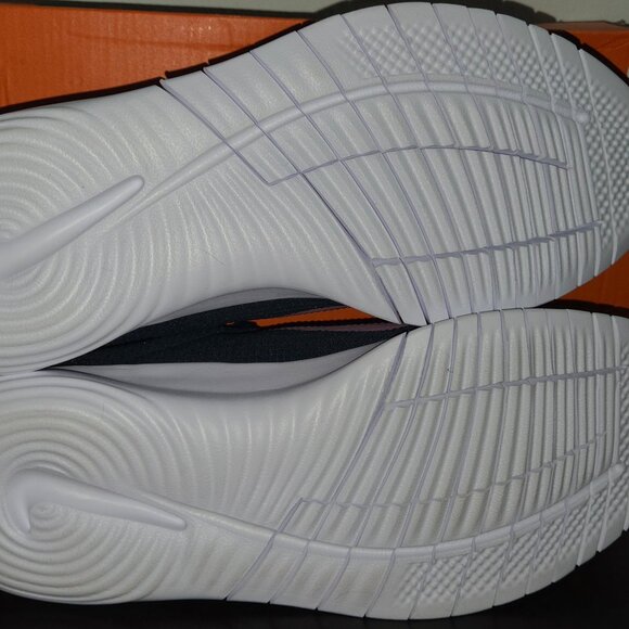 Nike Women's Flex Experience RN 12 Running Sneaker BNWB Size W - 9 / M - 7.5 - Picture 9 of 10